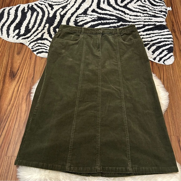 Christopher & Banks Corduroy Skirt Hunter Green Size 14 Stretch - Picture 2 of 6